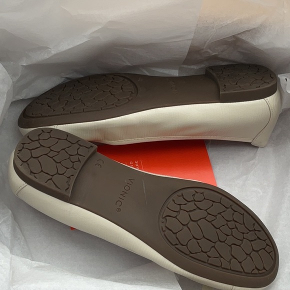 NWT Vionic‎ Cream Women's Flats with Bow Detail size 6 - Picture 13 of 14
